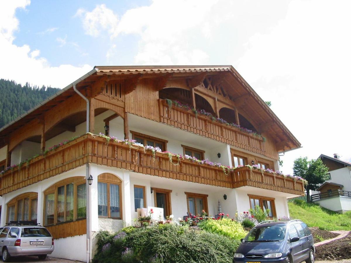 Haus Goldeck Apartment Lermoos Bagian luar foto